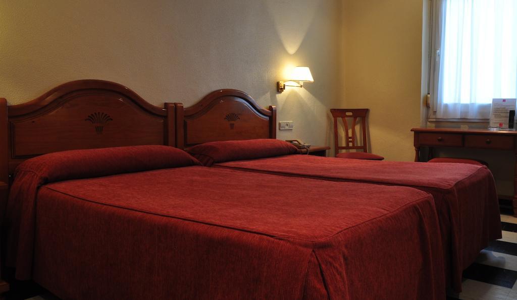 المنسى Hotel Los Rosales الغرفة الصورة