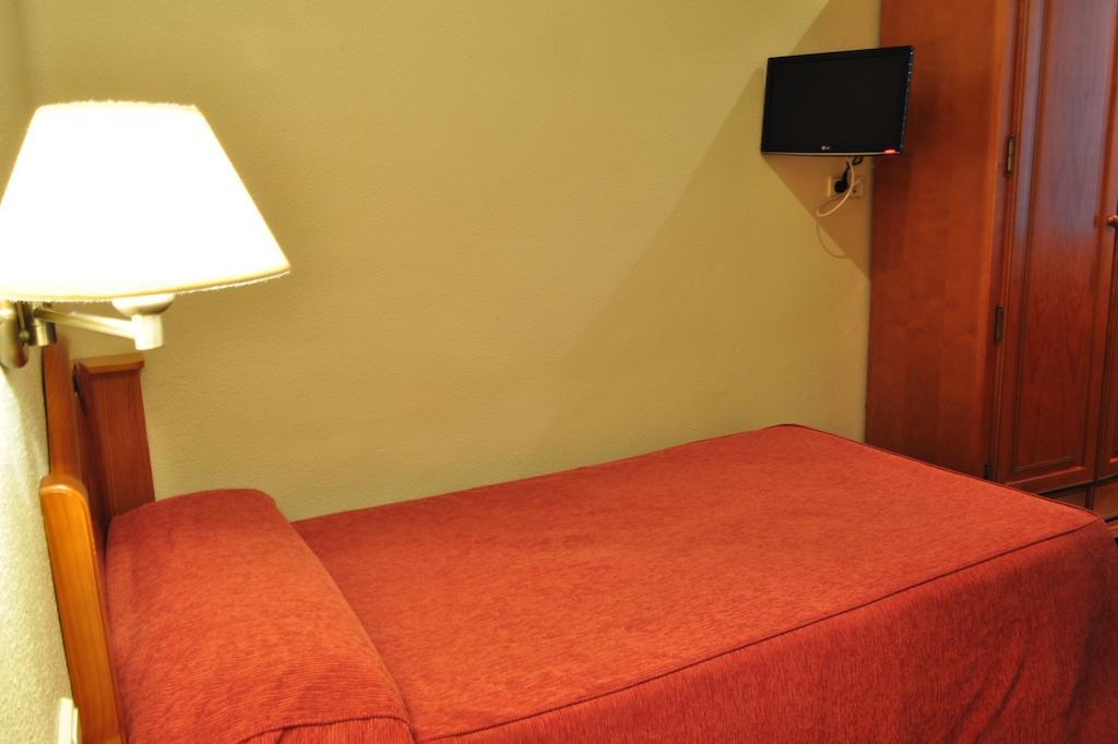 المنسى Hotel Los Rosales الغرفة الصورة