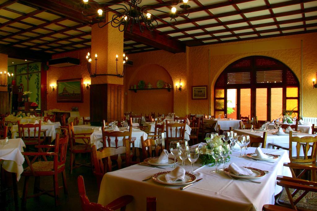 المنسى Hotel Los Rosales المظهر الخارجي الصورة